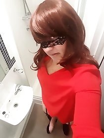 French tranny chick is masturbating herself