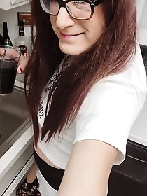 Crossdress Roadtrip Sunny Day in the Park with a hot girl